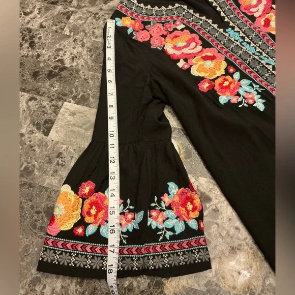 Savanna Jane Vibrant Floral Tunic Bell Sleeve Boho Colorful Embroidery WM SZ S - Picture 10 of 16